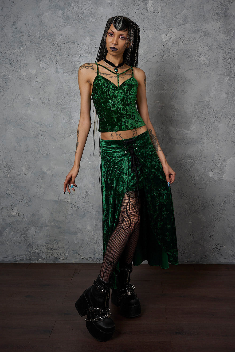 Banned Apparel Sanctum Velvet Skirt [Green]